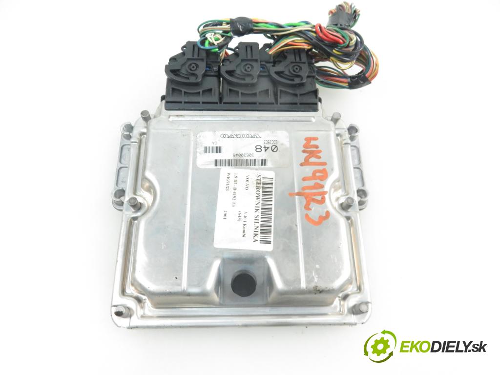 VOLVO V40 Kombi (645) KOMBI 2001 1870,00 Sterowniki silnika 1870,00 Riadiaca jednotka Motor 0281010441; 8200065996