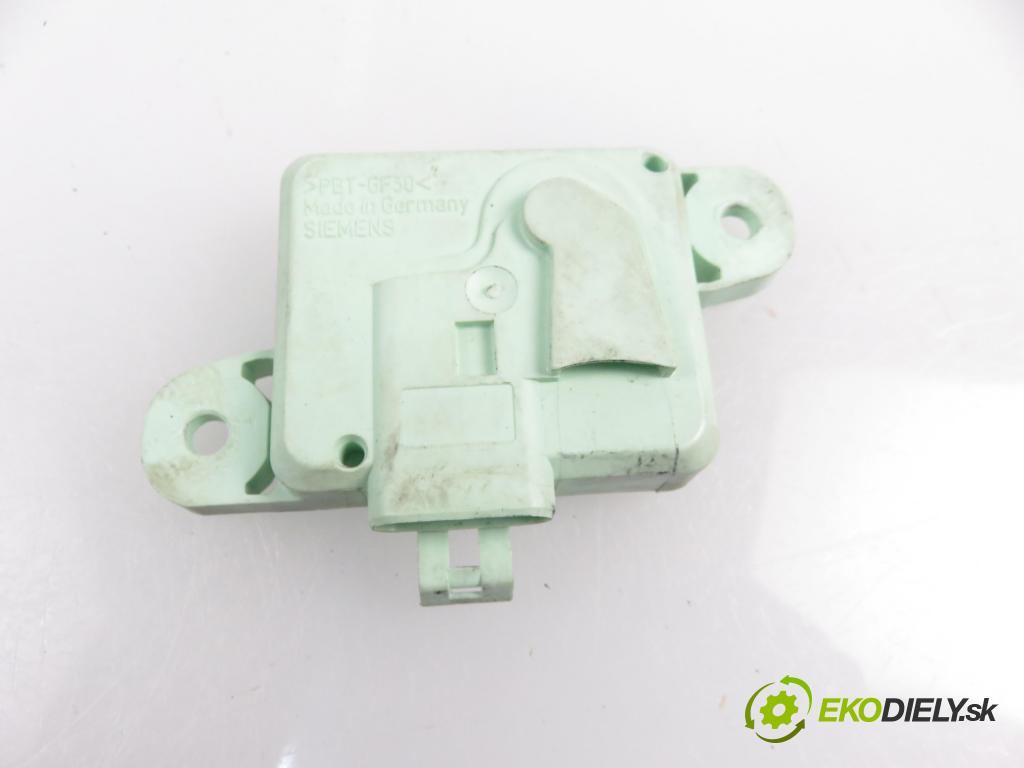 BMW X3 (E83) SUV 2005 1995,00 Czujniki uderzenia 1995,00 Snímač nárazu 3415299 (Snímače nárazu)