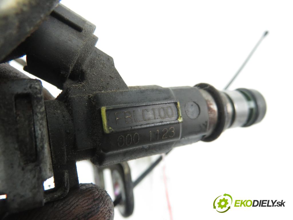 SUBARU IMPREZA kombi (GG) KOMBI 2001 1994,00 Listwy wtryskowe 1994,00 Lišta vstrekovacia 17523AA560; FBLC100 (Vstrekovacie lišty)