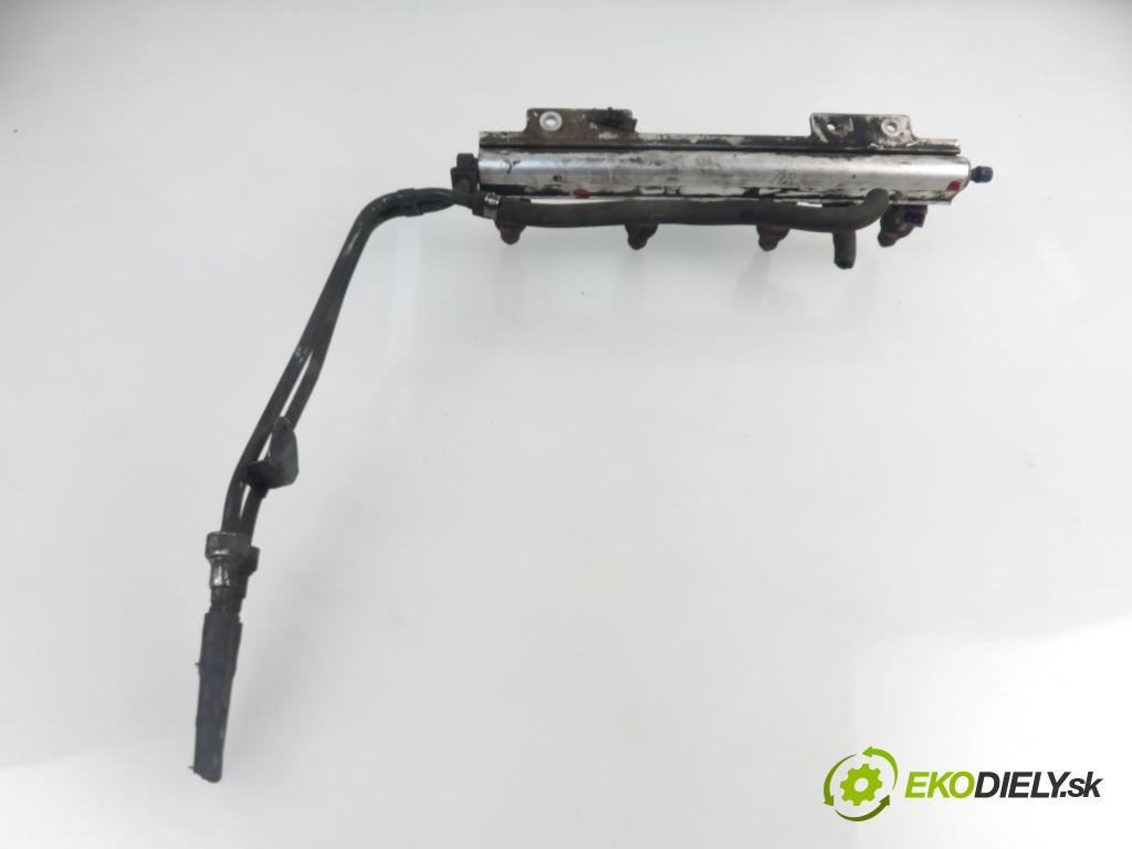 VOLVO V40 Kombi (645) KOMBI 1997 1731,00 Listwy wtryskowe 1731,00 Lišta vstrekovacia 9125118 (Vstrekovacie lišty)