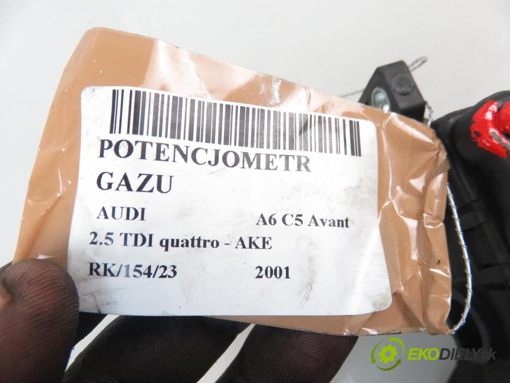 AUDI A6 Avant (4B5, C5) KOMBI 2001 2496,00 Pozostałe 2496,00 Potenciometer plynového pedálu 8D1723523F (Pedále)