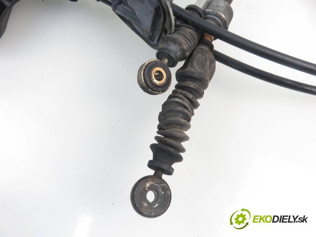 TOYOTA AURIS (_E15_) HB 2010 73,00 1.33 Dual-VVTi 99 - 1NR-FE 1329,00 ZVEDÁK: