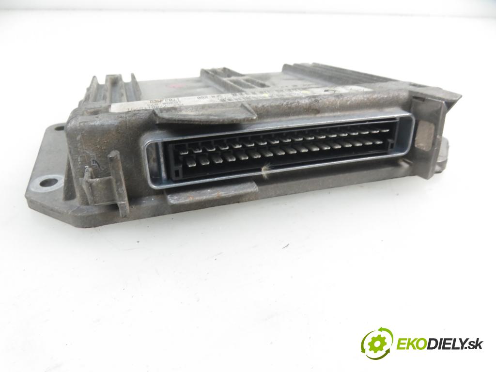 RENAULT CLIO II (BB_, CB_) HB 1998 1149,00 Sterowniki silnika 1149,00 Riadiaca jednotka Motor 7700868294
