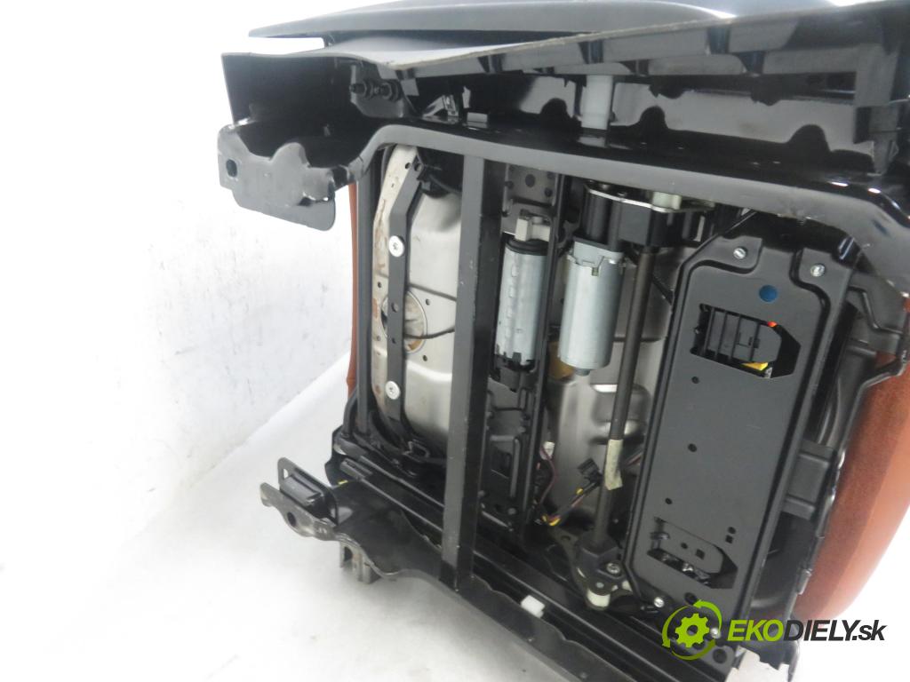 LAND ROVER RANGE ROVER SPORT (L320) SUV 2009 2720,00 Fotele, kanapy 2720,00 Sedadlá, sedačky