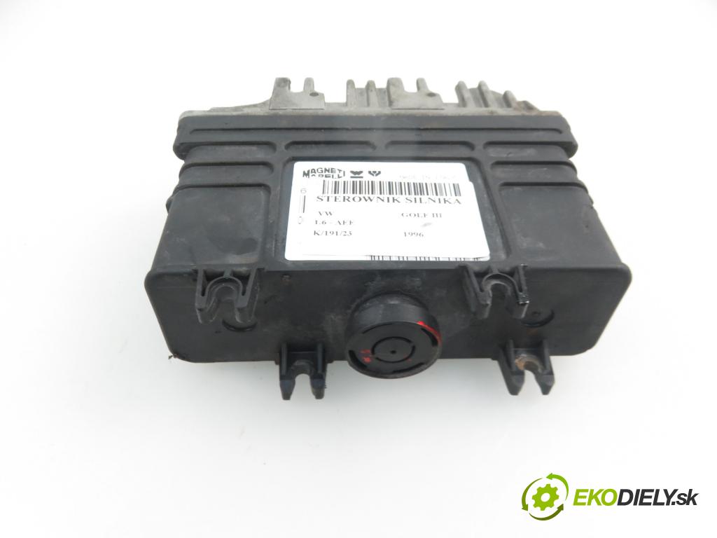 VW GOLF III (1H1) HB 1996 1598,00 Sterowniki silnika 1598,00 Riadiaca jednotka Motor 6160025608; 032906030K; IAW1AVV1
