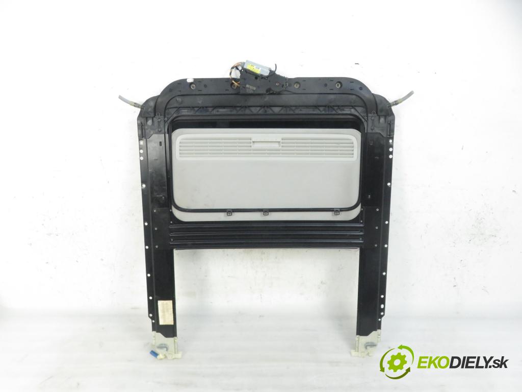 VW JETTA III (1K2) SEDAN 2005 2480,00 Szyberdachy 2480,00 střešní okno 8D0959591C; 0390200017; 849696564 (Okna karoserie)