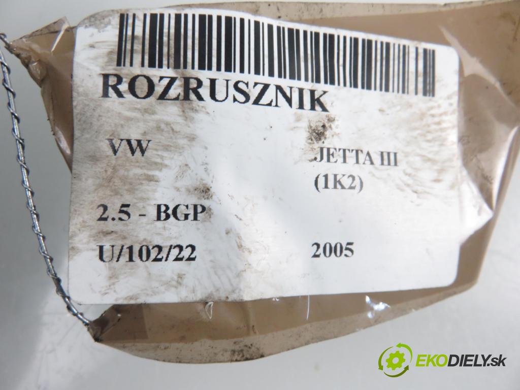 VW JETTA III (1K2) SEDAN 2005 110,00 2.5 150 - BGP 2480,00 Štartér  (Štartéry)