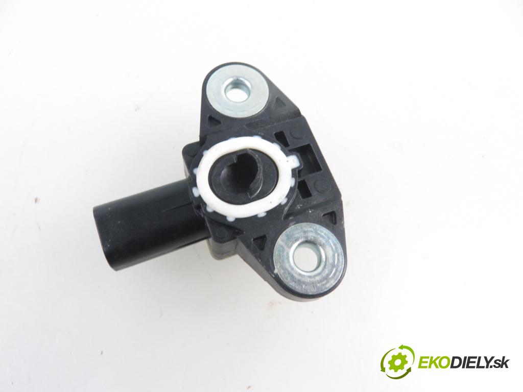 HYUNDAI SONATA VI (YF) SEDAN 2014 2359,00 Czujniki uderzenia 2359,00 Snímač nárazu 959201m200 (Snímače nárazu)