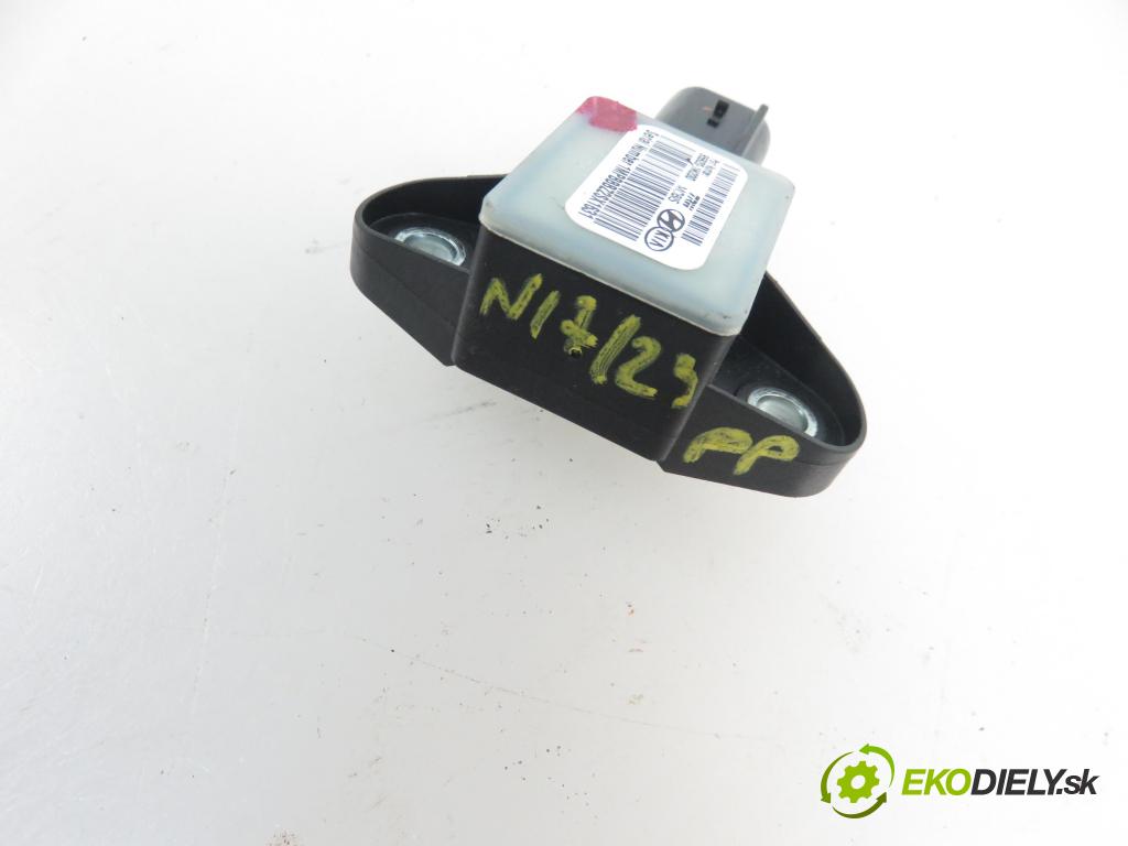 HYUNDAI SONATA VI (YF) SEDAN 2014 2359,00 Czujniki uderzenia 2359,00 Snímač nárazu 959201m200 (Snímače nárazu)