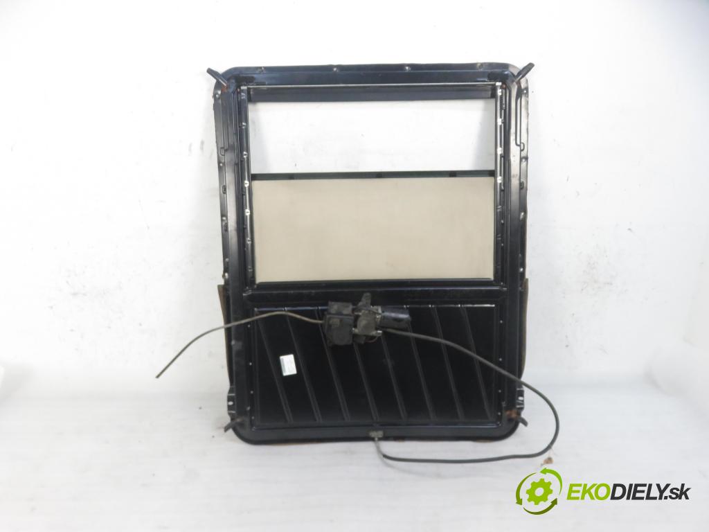 MERCEDES-BENZ Sedan (W124) SEDAN 1986 2497,00 Szyberdachy 2497,00 střešní okno  (Okna karoserie)