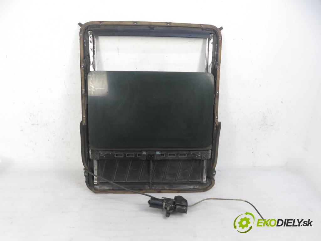 MERCEDES-BENZ Sedan (W124) SEDAN 1986 2497,00 Szyberdachy 2497,00 střešní okno  (Okna karoserie)