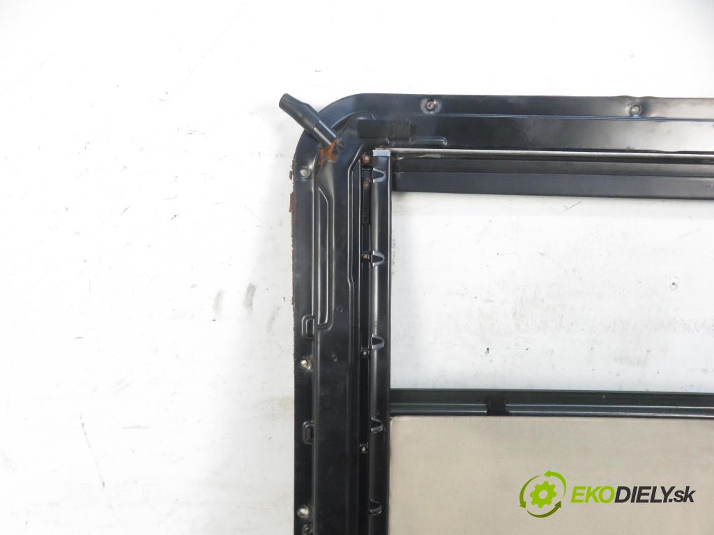 MERCEDES-BENZ Sedan (W124) SEDAN 1986 2497,00 Szyberdachy 2497,00 střešní okno  (Okna karoserie)