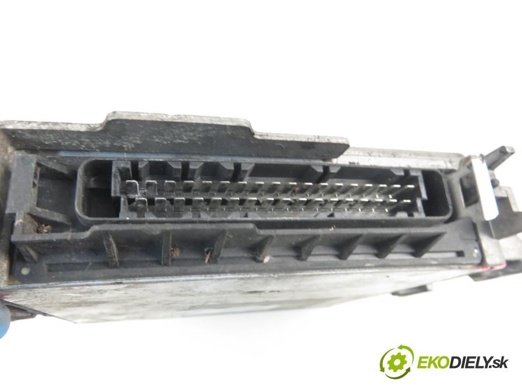 FIAT ULYSSE (220_) MINIVAN 1994 1998,00 Sterowniki silnika 1998,00 Riadiaca jednotka Motor IAW8P22; 9623038780