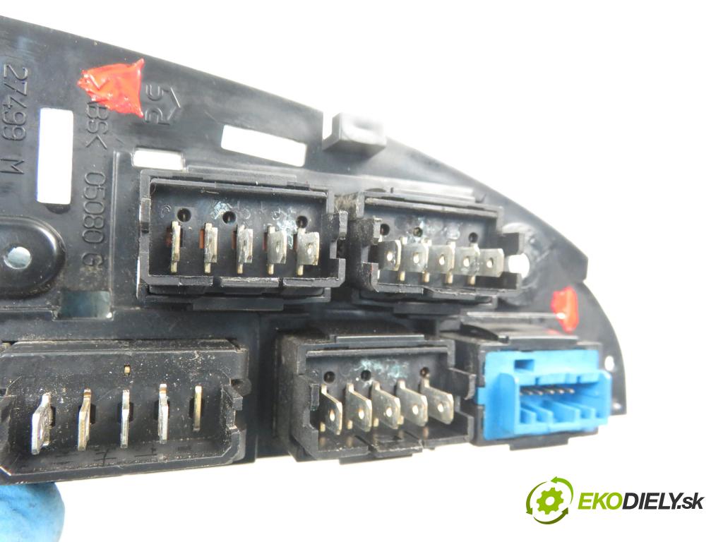 FIAT ULYSSE (220_) MINIVAN 1994 89,00 2.0 (220.AC5) - RFU (XU10J2C) 1998,00 Panel ovládania okien
