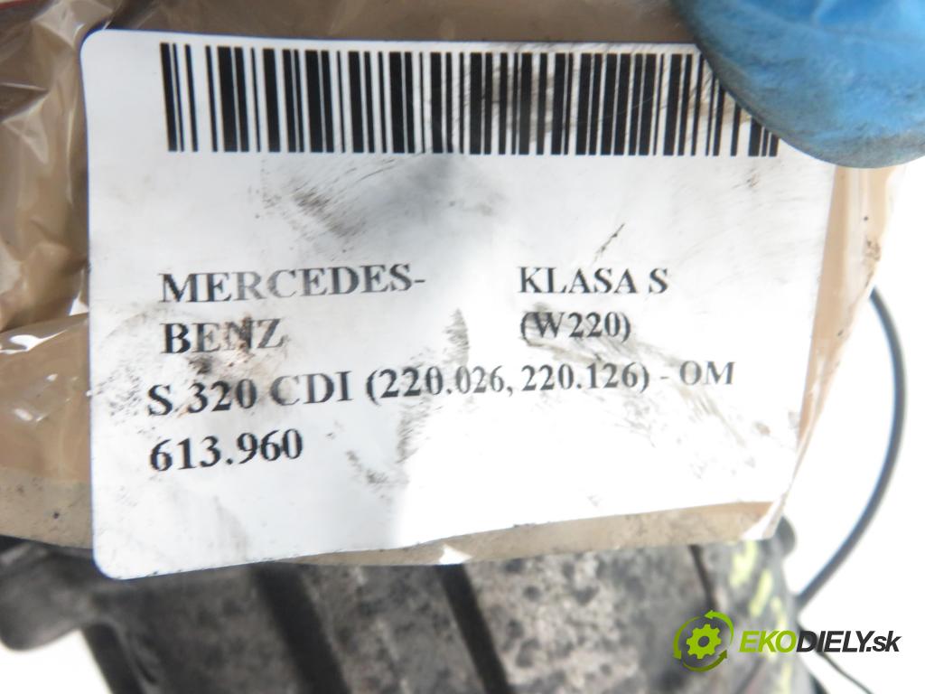 MERCEDES-BENZ KLASA S (W220) SEDAN 2002 3222,00 Kompresory klimatyzacji 3222,00 KOMPRESOR: klimatizace 4472208222 (Kompresory)