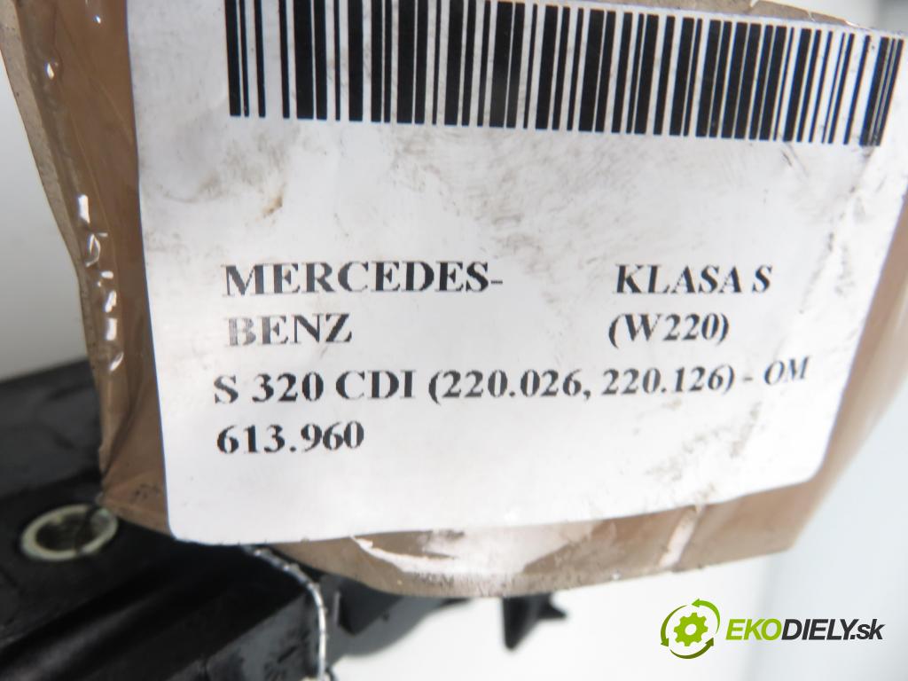 MERCEDES-BENZ KLASA S (W220) SEDAN 2002 145,00 S 320 CDI 197 - OM 613.960 3222,00 zámok dveří kufr MAN: A2208000478 ; A2208000575