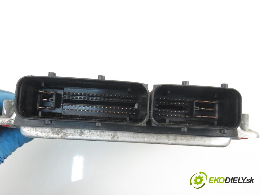 AUDI A3 (8L1) HB 2001 1896,00 Sterowniki silnika 1896,00 Riadiaca jednotka Motor 0281010308; 038906019CK