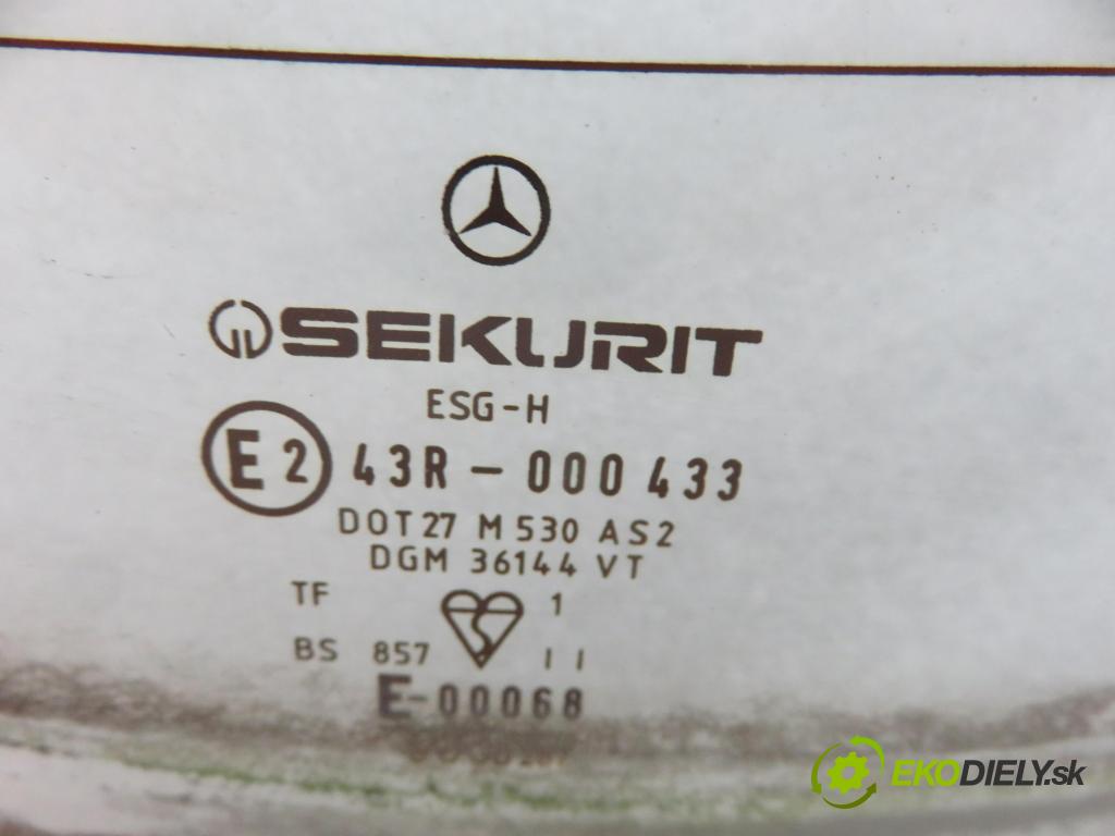 MERCEDES-BENZ 123 sedan (W123) SEDAN 1983 65,00 300 D 88 - OM 617.912 2998,00 Okno zadná sedan