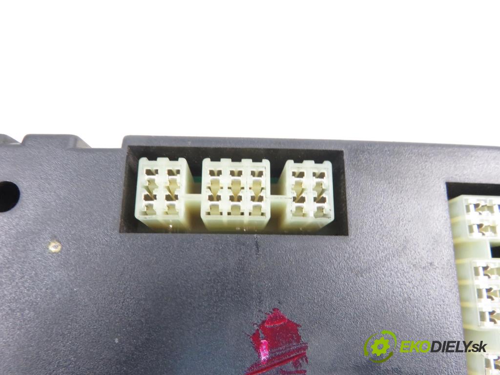 LAND ROVER FREELANDER (L314) SUV 2001 1951,00 Moduły komfortu 1951,00 MODUL komfortu YWC500210; 53070143A