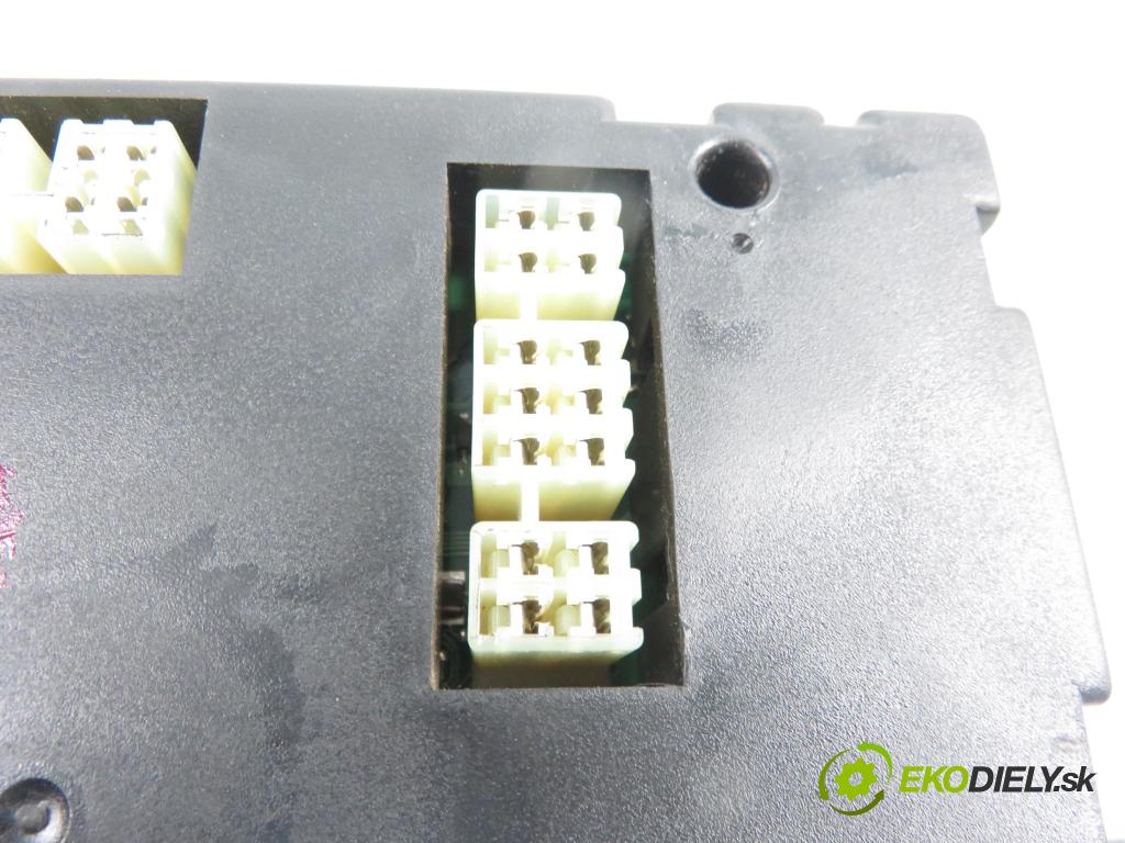 LAND ROVER FREELANDER (L314) SUV 2001 1951,00 Moduły komfortu 1951,00 MODUL komfortu YWC500210; 53070143A