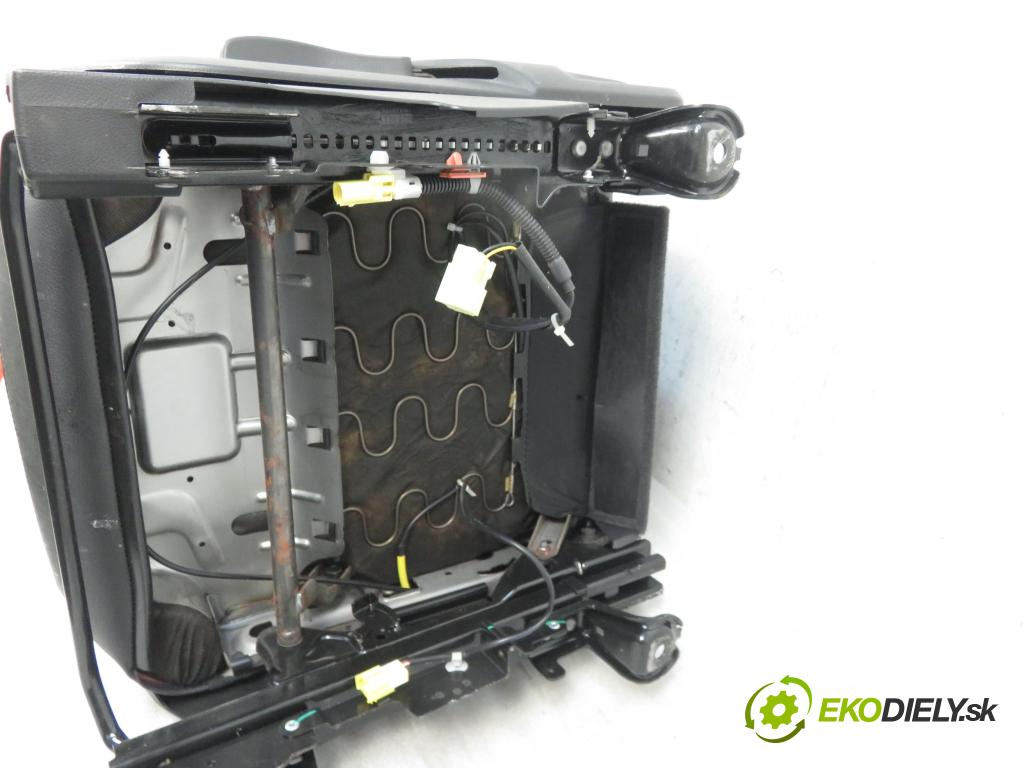 CHEVROLET CAPTIVA (C100, C140) SUV 2012 2231,00 Fotele, kanapy 2231,00 Sedadlá, sedačky