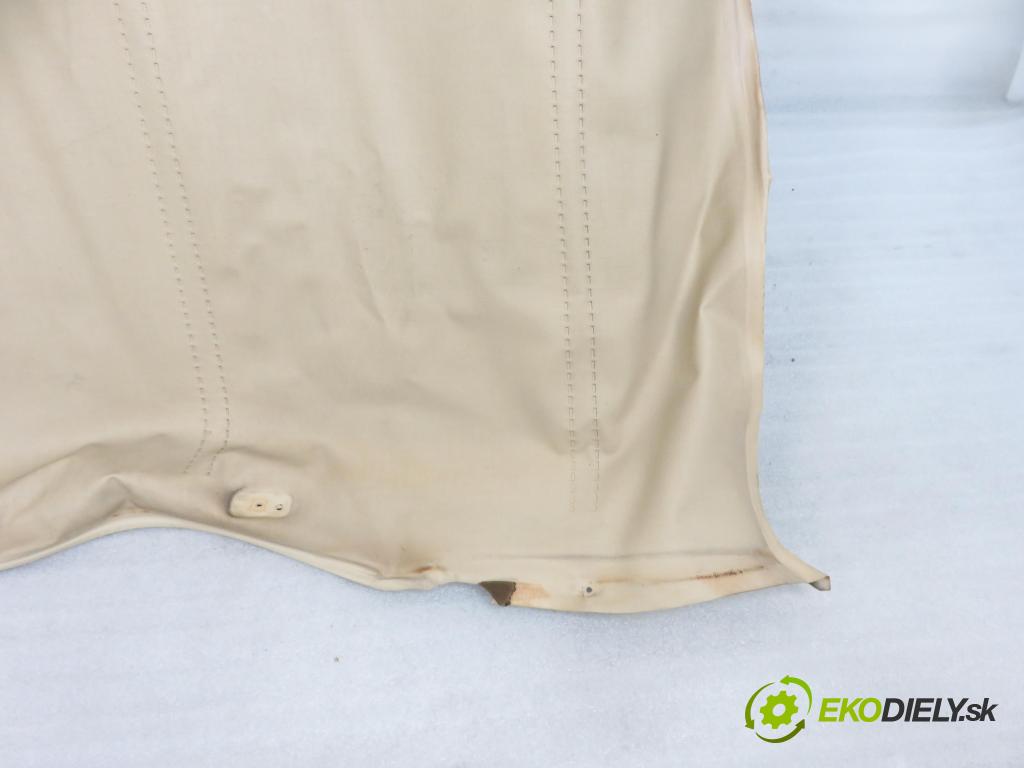 MERCEDES-BENZ 123 sedan (W123) SEDAN 1983 2998,00 Podsufitki 2998,00 Stropný tapacír  (Stropné tapacíre)