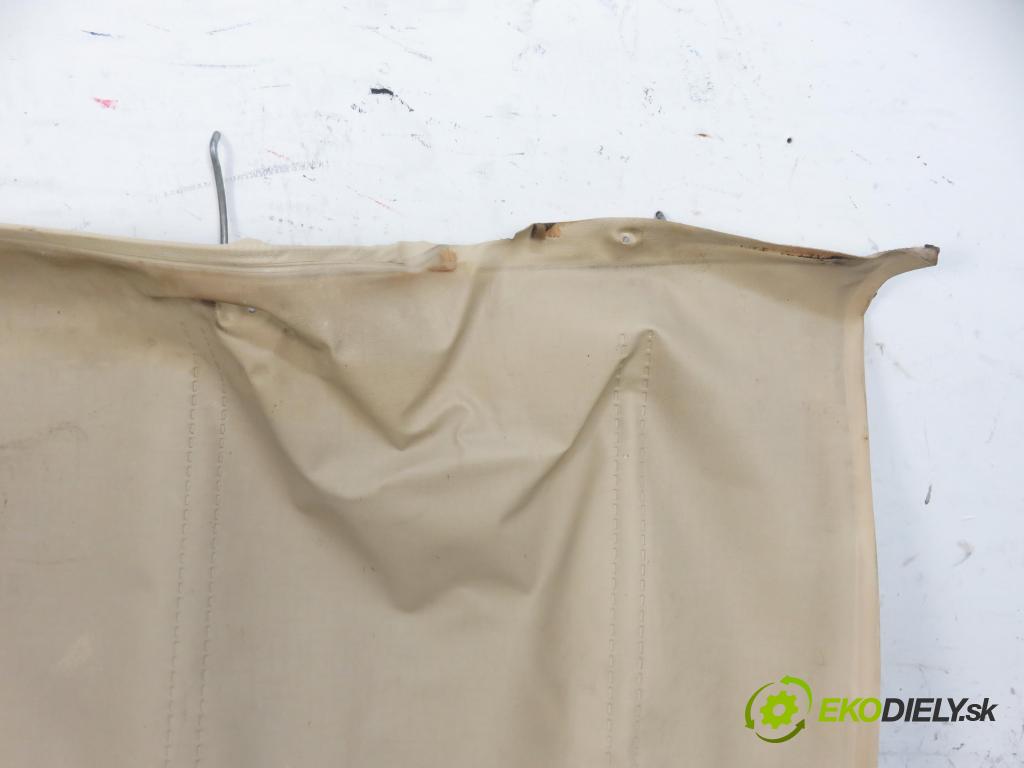 MERCEDES-BENZ 123 sedan (W123) SEDAN 1983 2998,00 Podsufitki 2998,00 Stropný tapacír  (Stropné tapacíre)