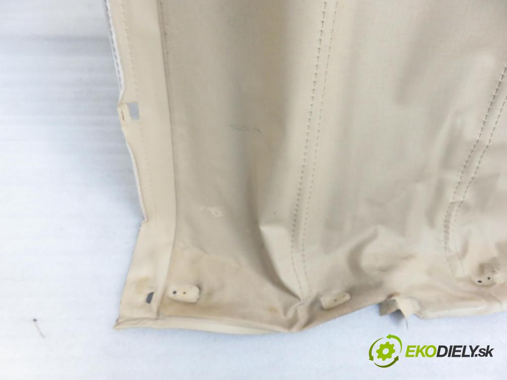 MERCEDES-BENZ 123 sedan (W123) SEDAN 1983 2998,00 Podsufitki 2998,00 Stropný tapacír  (Stropné tapacíre)