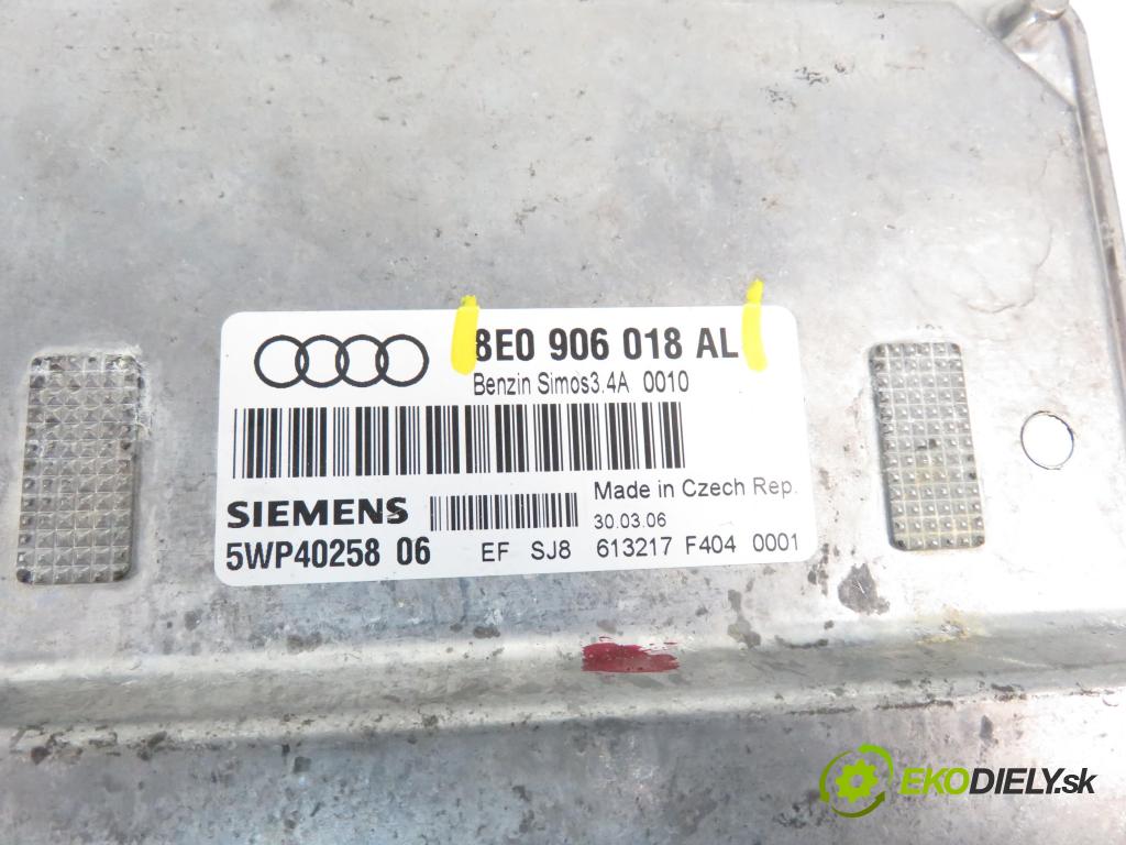AUDI A4 (8E2, B6) SEDAN 2003 1595,00 Sterowniki silnika 1595,00 Riadiaca jednotka Motor 8E0906018AL