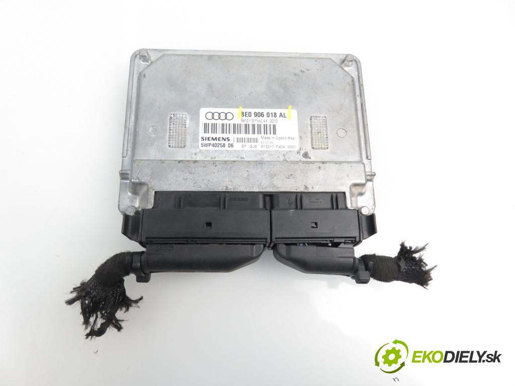 AUDI A4 (8E2, B6) SEDAN 2003 1595,00 Sterowniki silnika 1595,00 Riadiaca jednotka Motor 8E0906018AL