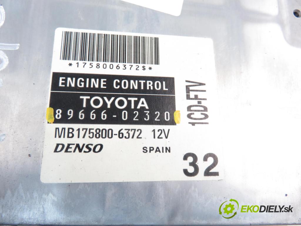 TOYOTA COROLLA (_E12_) HB 2002 1995,00 Sterowniki silnika 1995,00 Riadiaca jednotka Motor 8966602320