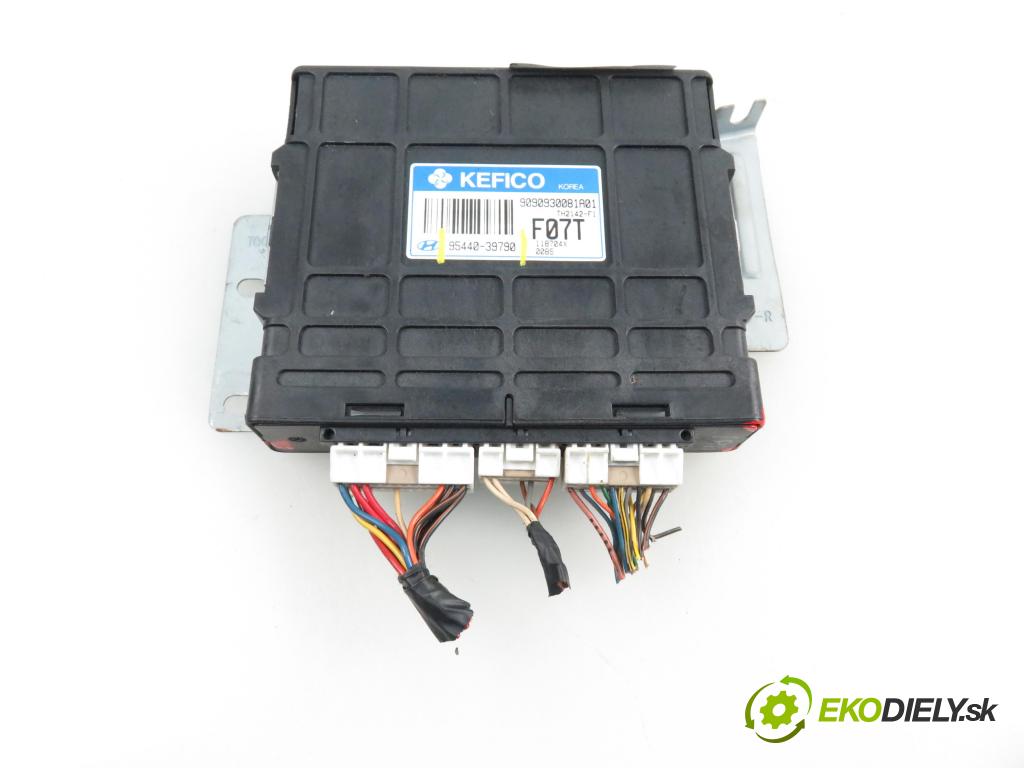 HYUNDAI TRAJET (FO) MINIVAN 2002 1991,00 Sterowniki silnika 1991,00 Riadiaca jednotka Motor 9544039790