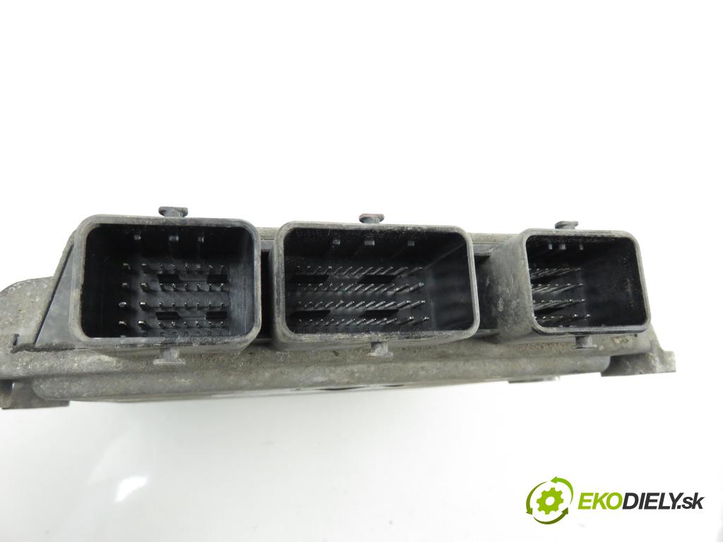 FORD FIESTA V (JH_, JD_) HB 2003 1399,00 Sterowniki silnika 1399,00 Riadiaca jednotka Motor 5WS40069AT; 3S6112A650LA