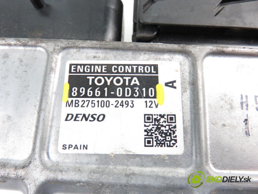 TOYOTA YARIS (_P9_) HB 2006 1298,00 Sterowniki silnika 1298,00 Riadiaca jednotka Motor 896610D310