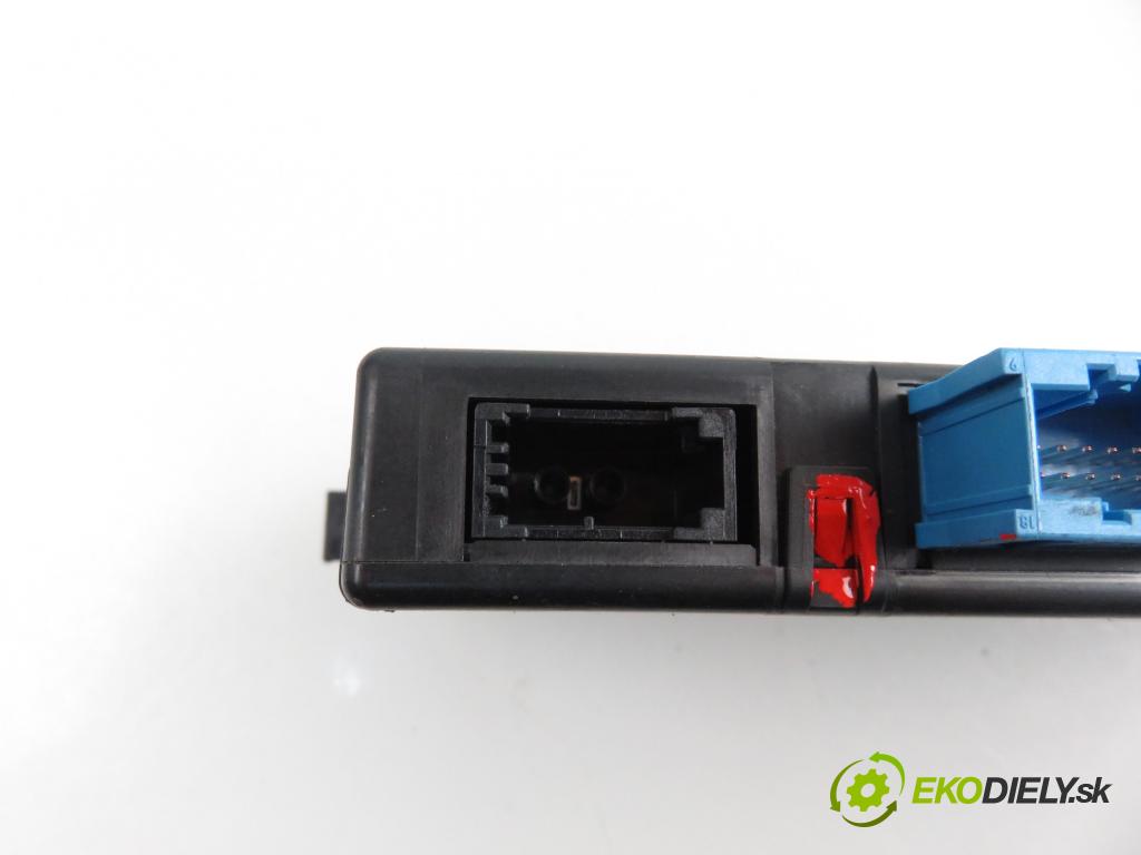 BMW 5 (F10) SEDAN 2011 2993,00 Moduły komfortu 2993,00 MODUL komfortu 9243212