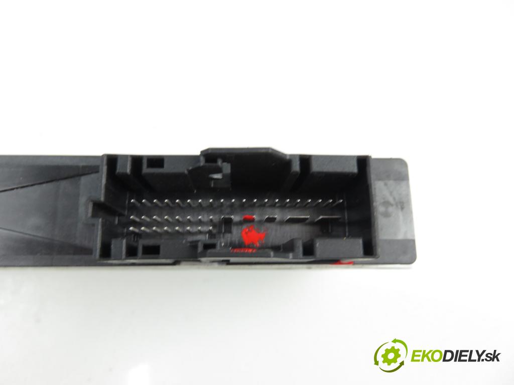 BMW 5 (F10) SEDAN 2011 2993,00 Moduły komfortu 2993,00 MODUL komfortu 9257038