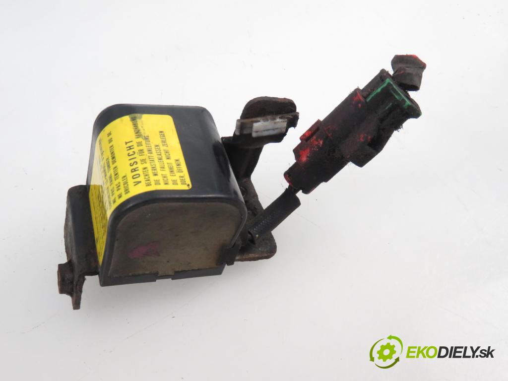 MITSUBISHI PAJERO II (V3_W, V2_W, V4_W) TERENOWY 1995 2835,00 Czujniki uderzenia 2835,00 Snímač nárazu MB921288 (Snímače nárazu)