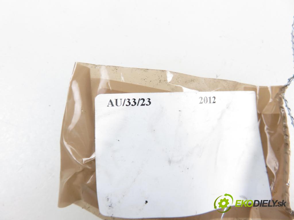 KIA RIO III (UB) HB 2012 1120,00 Ramiona wycieraczek 1120,00 RAMENO: stěrače zadní část 