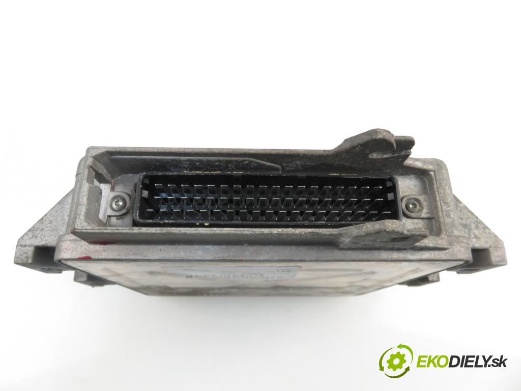 PEUGEOT 206 liftback (2A/C) HB 1998 1361,00 Sterowniki silnika 1361,00 Riadiaca jednotka Motor 9635991180E