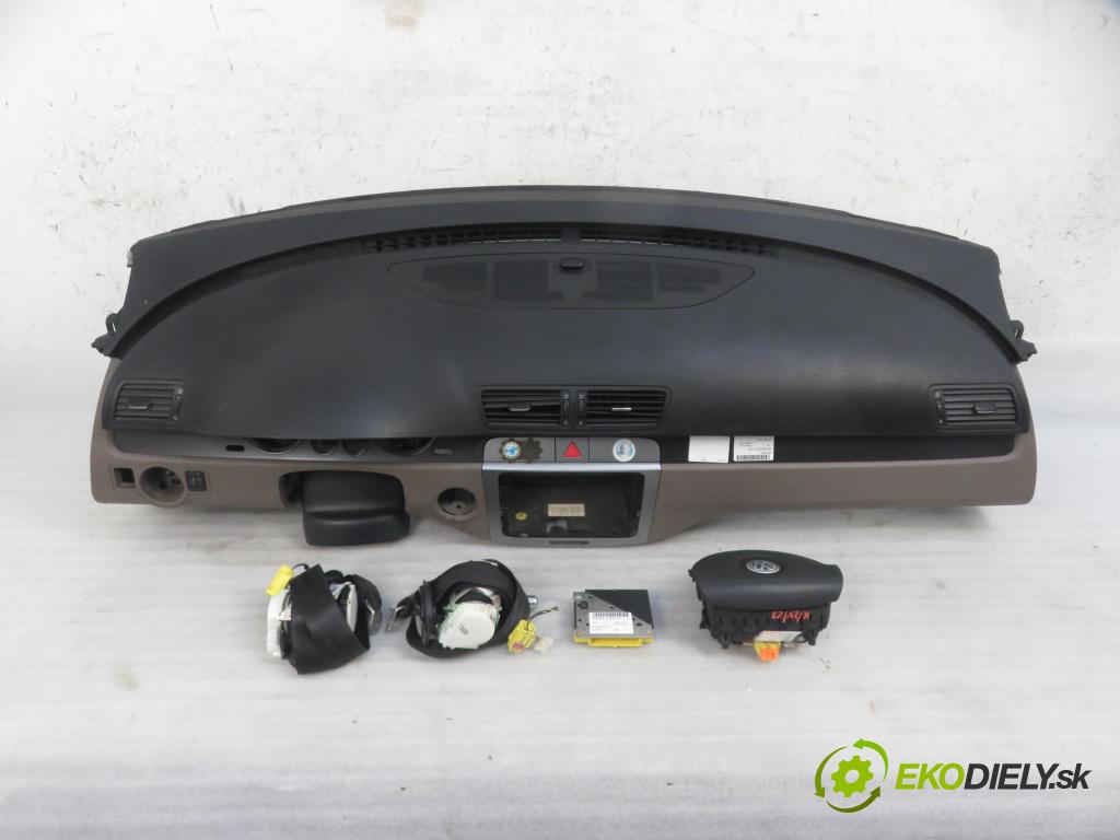 VW PASSAT B6 Variant (3C5) KOMBI 2006 1896,00 Deski rozdzielcze, konsole 1896,00 doska