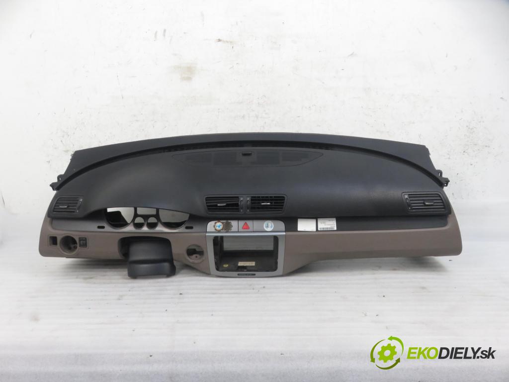 VW PASSAT B6 Variant (3C5) KOMBI 2006 1896,00 Deski rozdzielcze, konsole 1896,00 doska