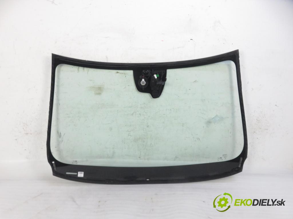 VOLVO V60 I (155) KOMBI 2012 100,00 D3 - 136 D 5204 T7 1984,00 okno PŘEDNÍ
