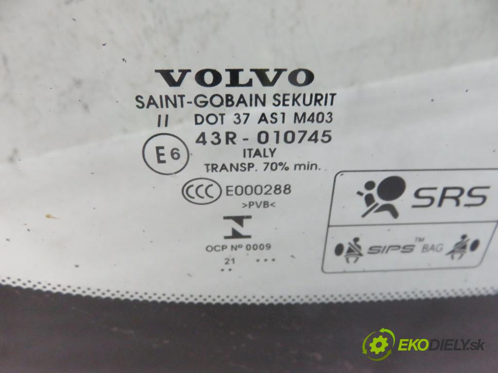 VOLVO V60 I (155) KOMBI 2012 100,00 D3 - 136 D 5204 T7 1984,00 okno PŘEDNÍ