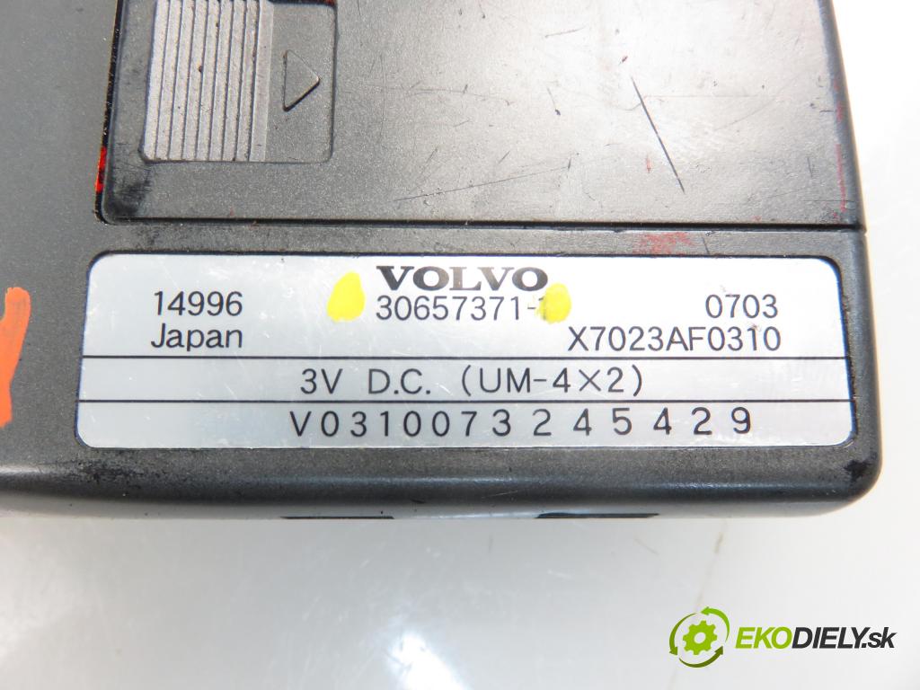 VOLVO V50 (MW) KOMBI 2007 2400,00 Nawigacje GPS fabryczne 2400,00 čítač navigácie 31215512; 30657371 (Ostatné)