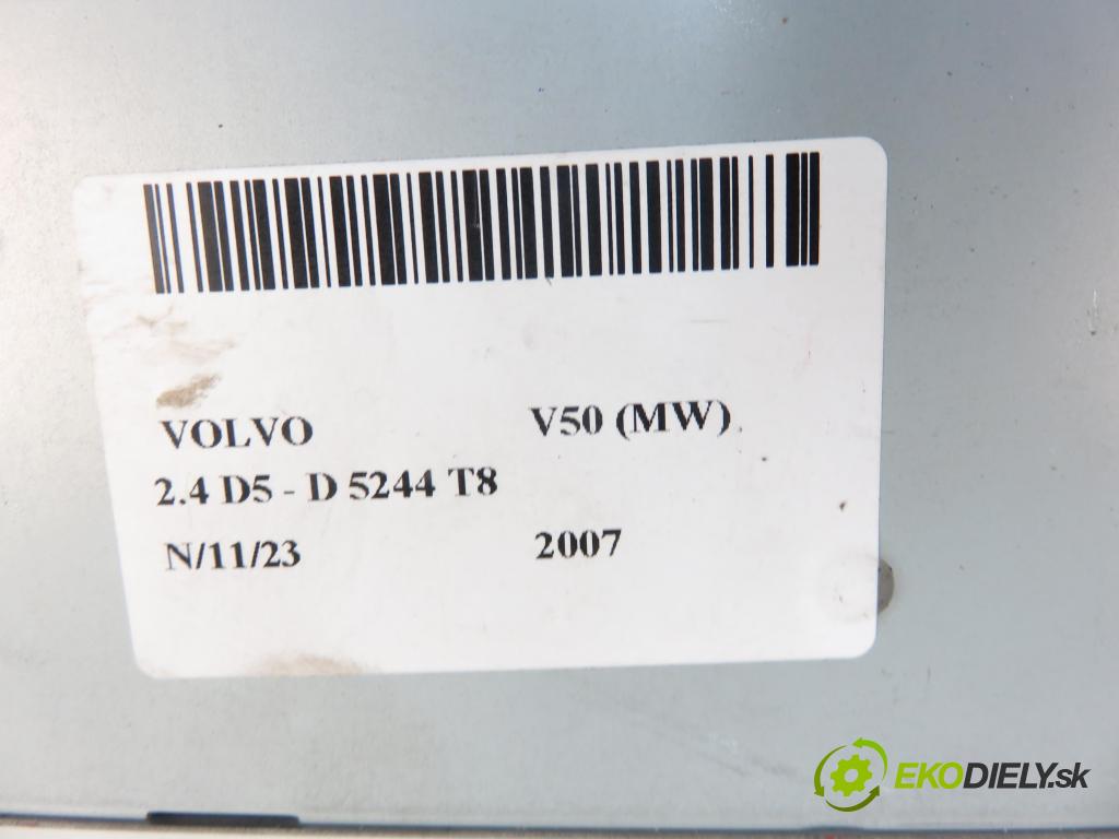 VOLVO V50 (MW) KOMBI 2007 2400,00 Nawigacje GPS fabryczne 2400,00 čítač navigácie 31215512; 30657371 (Ostatné)