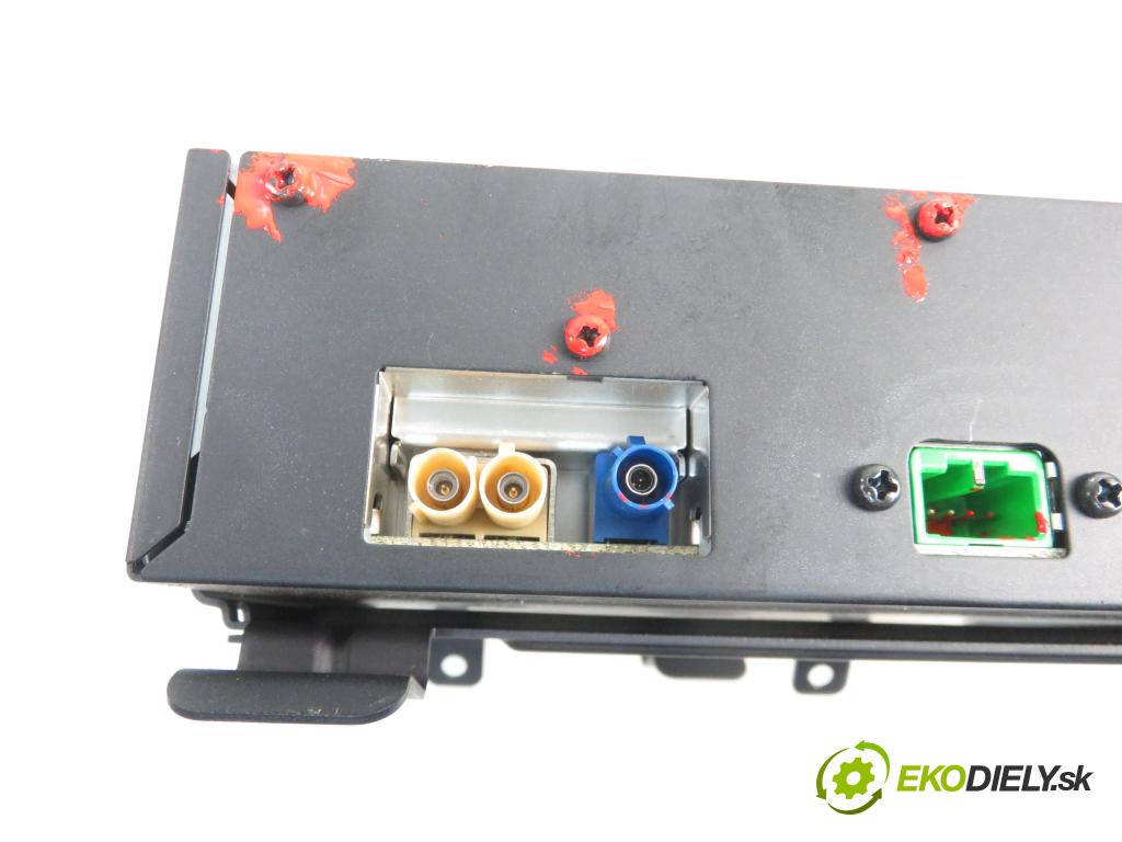 VOLVO V50 (MW) KOMBI 2007 2400,00 Nawigacje GPS fabryczne 2400,00 čítač navigácie 31215512; 30657371 (Ostatné)