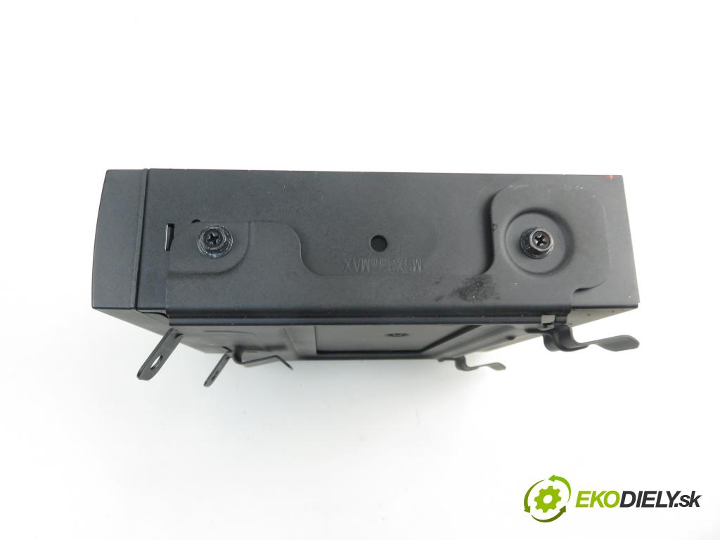 VOLVO V50 (MW) KOMBI 2007 2400,00 Nawigacje GPS fabryczne 2400,00 čítač navigácie 31215512; 30657371 (Ostatné)