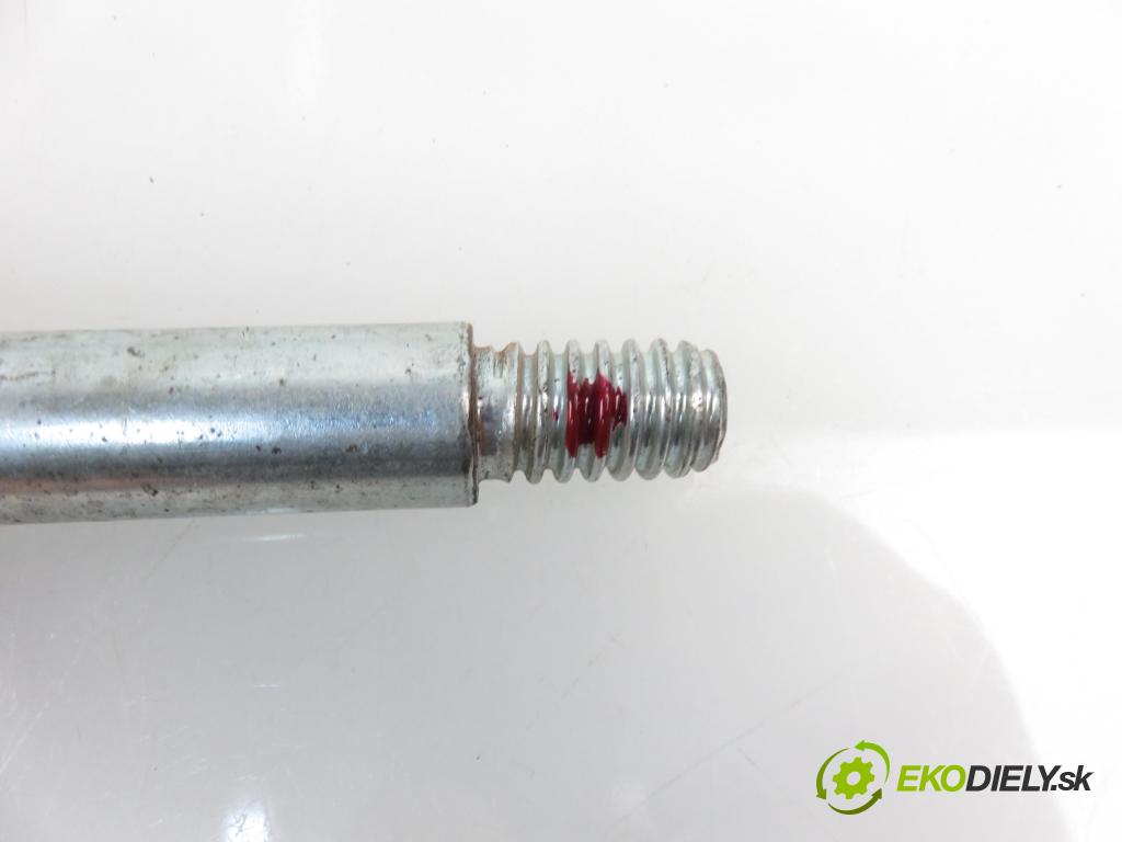 OPEL CORSA C (X01) HB 2006 51,00 1.3 CDTI - Z 13 DT 1248,00 Hák / ucho ťažné 