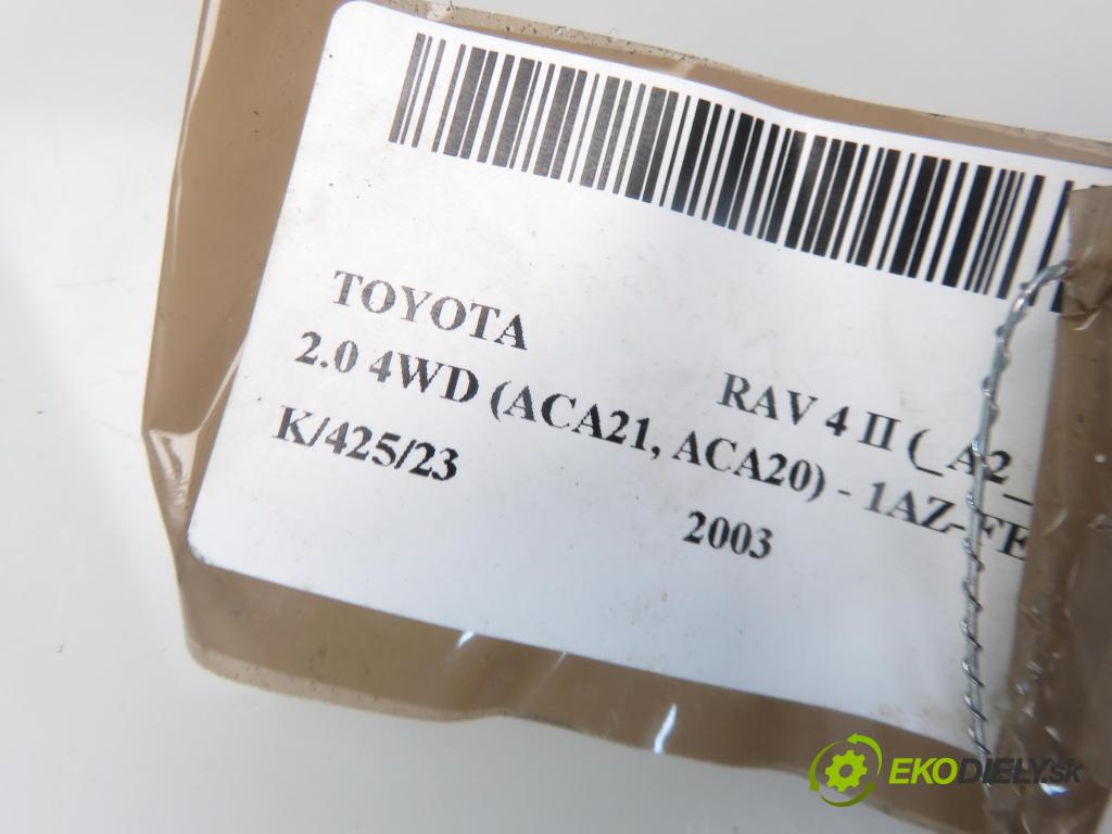 TOYOTA RAV 4 II (_A2_) SUV 2003 1998,00 Skrzynki bezpieczników 1998,00 MODUL BSI 8273342080