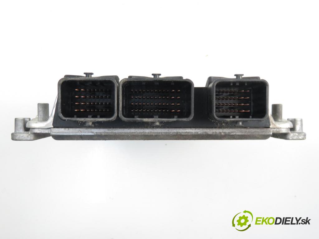 PEUGEOT 607 (9D, 9U) SEDAN 2001 2179,00 Sterowniki silnika 2179,00 Riadiaca jednotka Motor 9645534380; 0281010880
